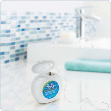 Нить межзубная вощеная Oral-B Essential, мятная, 50 м