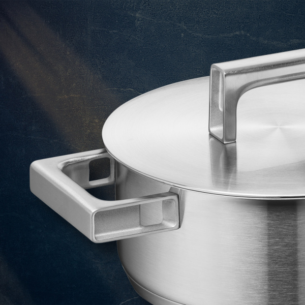 1794206030 Низкая кастрюля с крышкой WMF Ultimate Cool 20 см